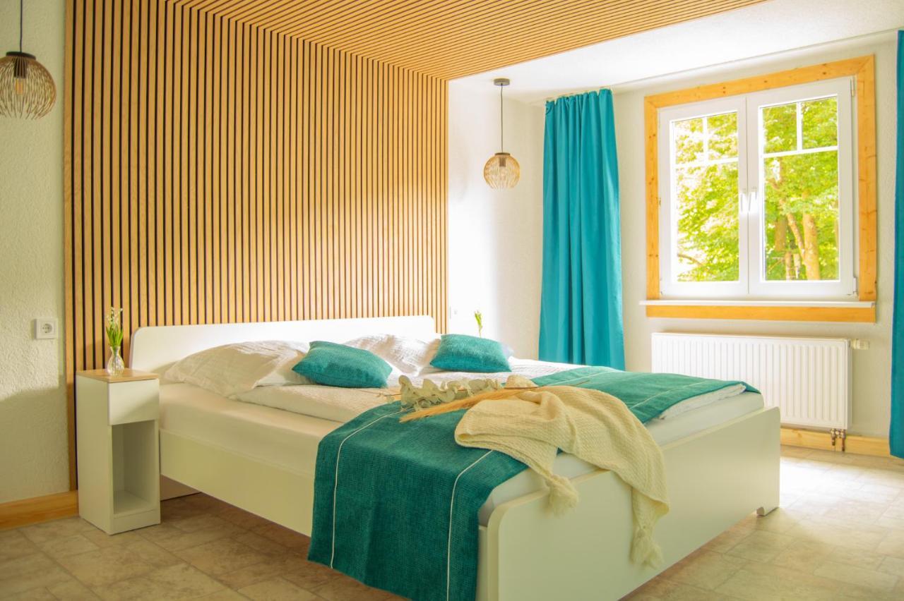 Wellnessoase Mitten In Der Wasserfallstadt Triberg Triberg im Schwarzwald Exterior photo