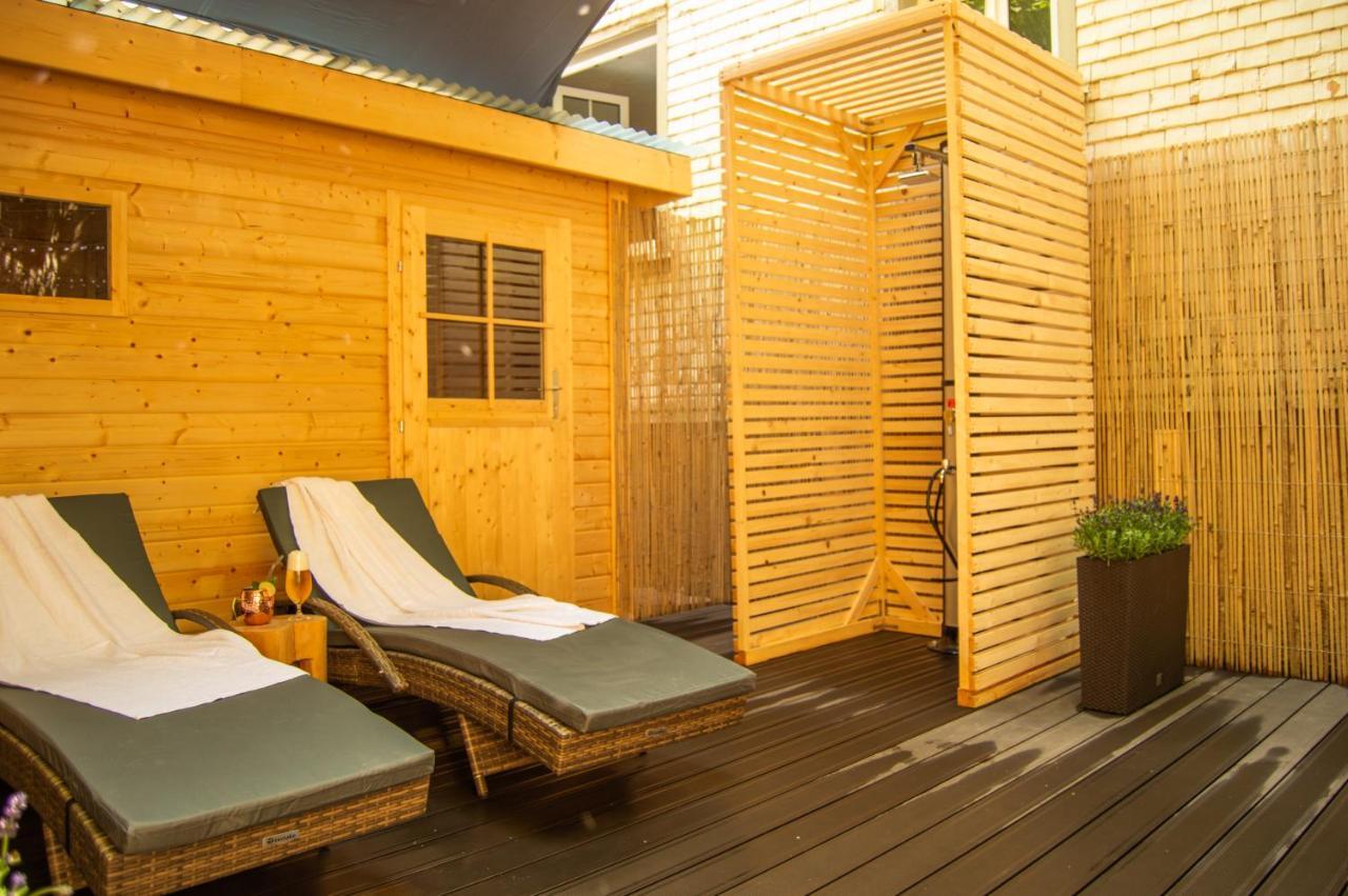 Wellnessoase Mitten In Der Wasserfallstadt Triberg Triberg im Schwarzwald Exterior photo